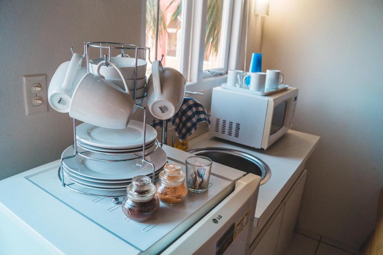 Courtesy Apartments Aruba Ораниестад Екстериор снимка