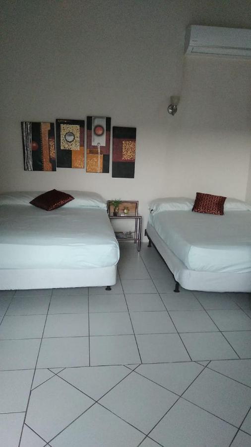 Courtesy Apartments Aruba Ораниестад Екстериор снимка